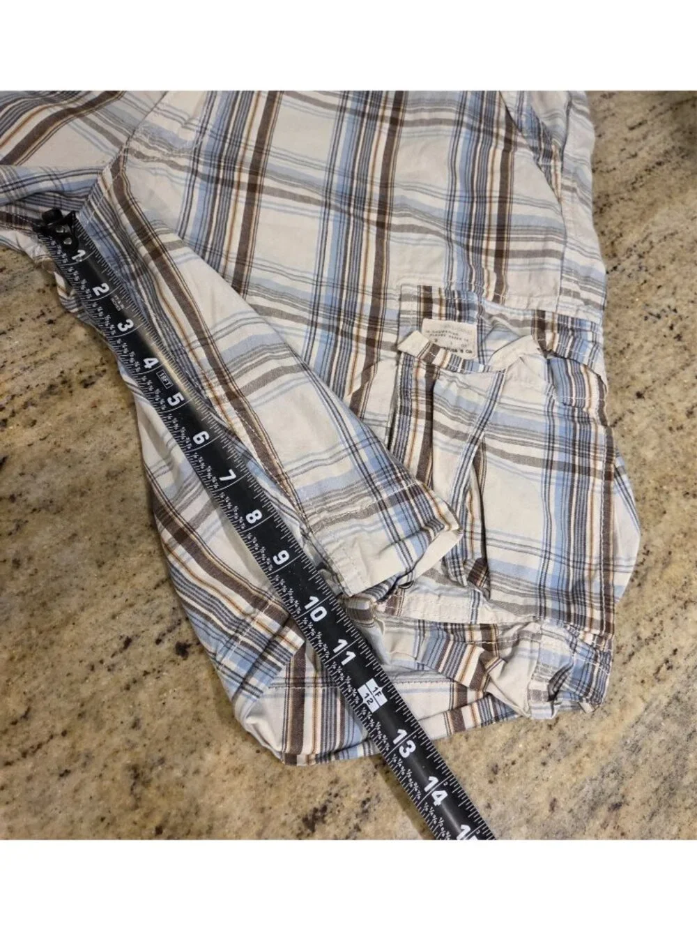 Levi Men’s Plaid Cargo shorts 36 x 10 Brown Blue Skater